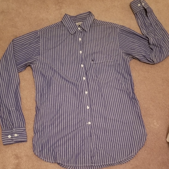 Aritzia boyfriend fit long sleeve button down - Picture 1 of 4